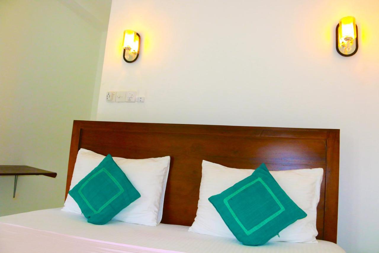 A&B Resort Negombo Kudapaduwa Exterior foto