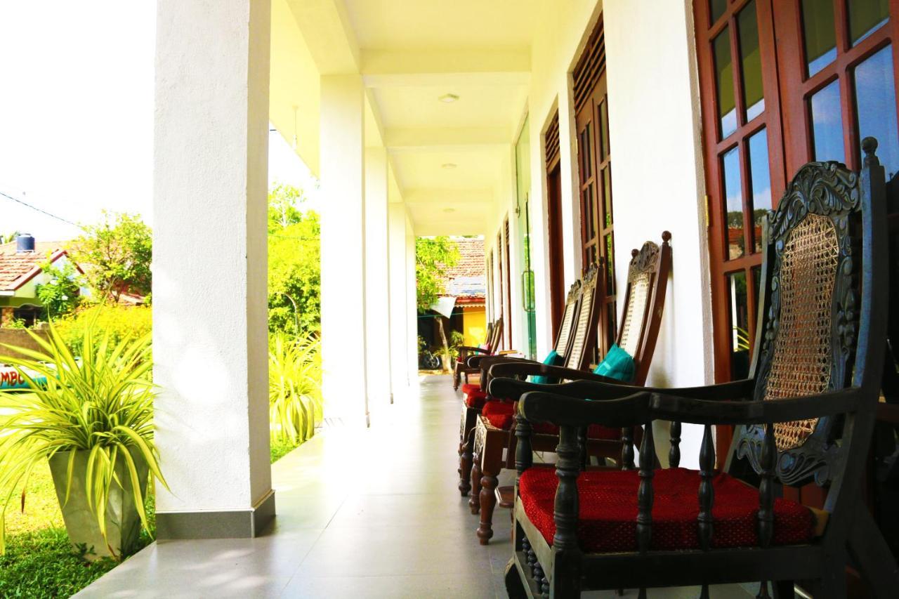 A&B Resort Negombo Kudapaduwa Exterior foto