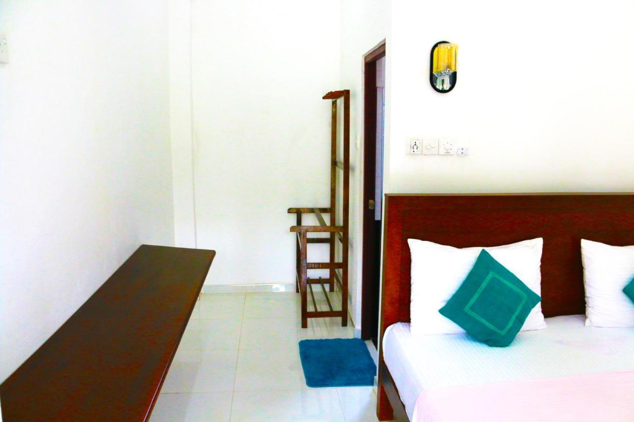 A&B Resort Negombo Kudapaduwa Exterior foto